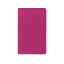 Тетрадка Moleskine Cahier Large A5 (приблизителен формат 13 x 21 cm) . С мека корица и видим шев по гърба,