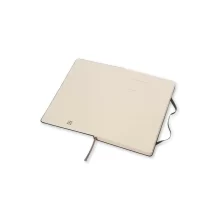 Moleskine бележник A5 с черна твърда корица и еластична лента за затваряне