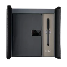 Стилен комплект тефтер и химикалка за еко съзнателни професионалисти