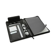 Елегантно портфолио от рециклирано PU на светъл фон