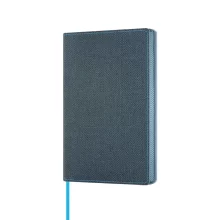 Тефтер с кафява текстурирана корица и елегантен винтидж дизайн.